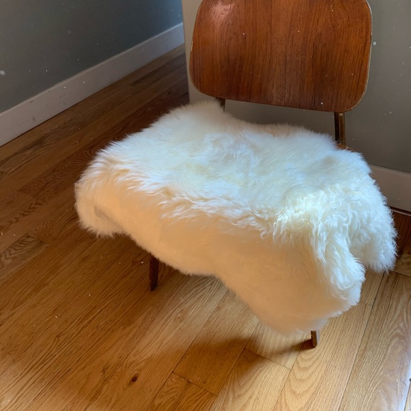 Genuine Sheepskin Rug - Picture 4 of 6